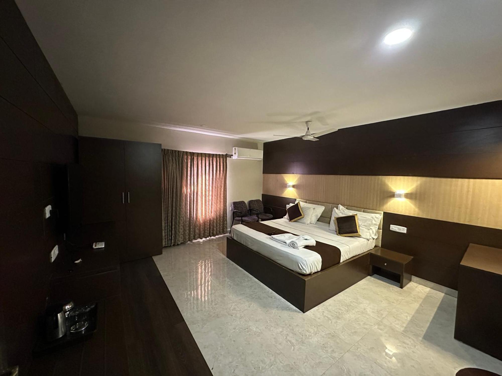Hotel Aiba Regency Coimbatore Exteriör bild